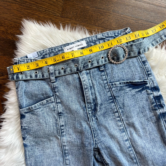 Almost Famous Womens Skinny Jeans Blue Belted Light Wash Mid Rise Juniors 5 - Picture 3 of 7